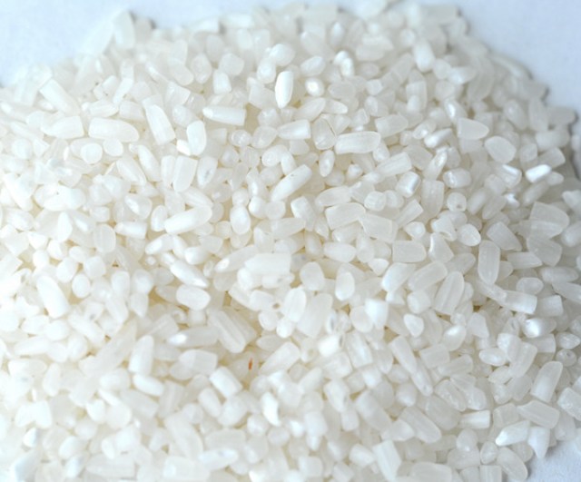 100-broken-raw-rice-1626094683-5894215